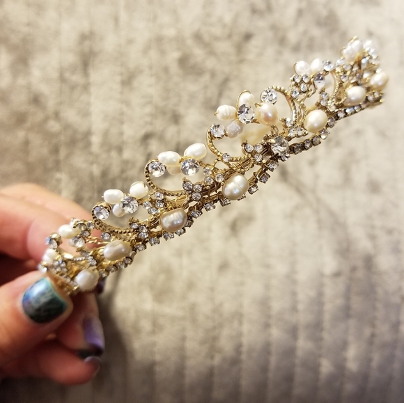 Cultured Pearls & Rhinestones Gold Headpiece main image 12